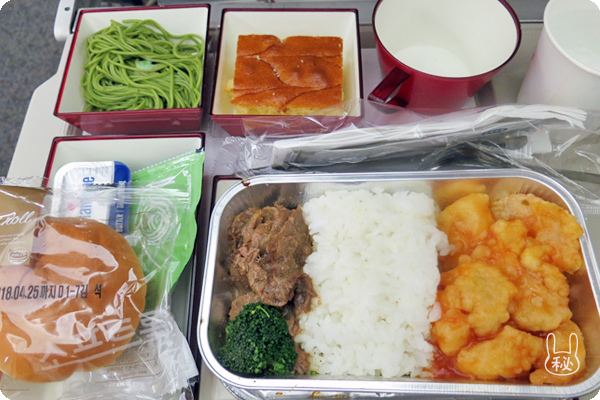 OZ1065便（金浦国際空港から羽田）の機内食